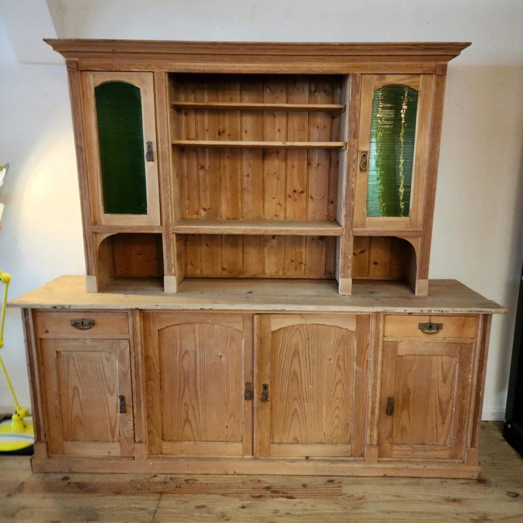 pine hutch1.new